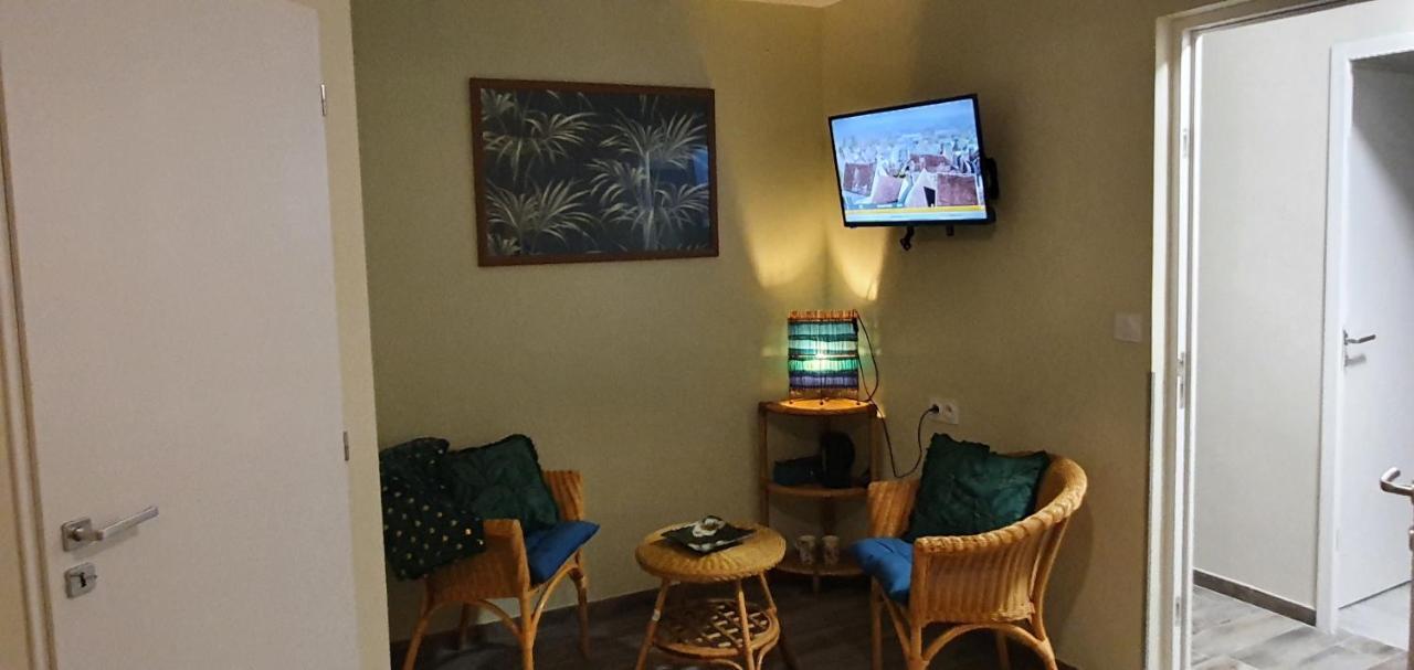 Hotel Restaurant Du Commerce Пуленвиль Экстерьер фото
