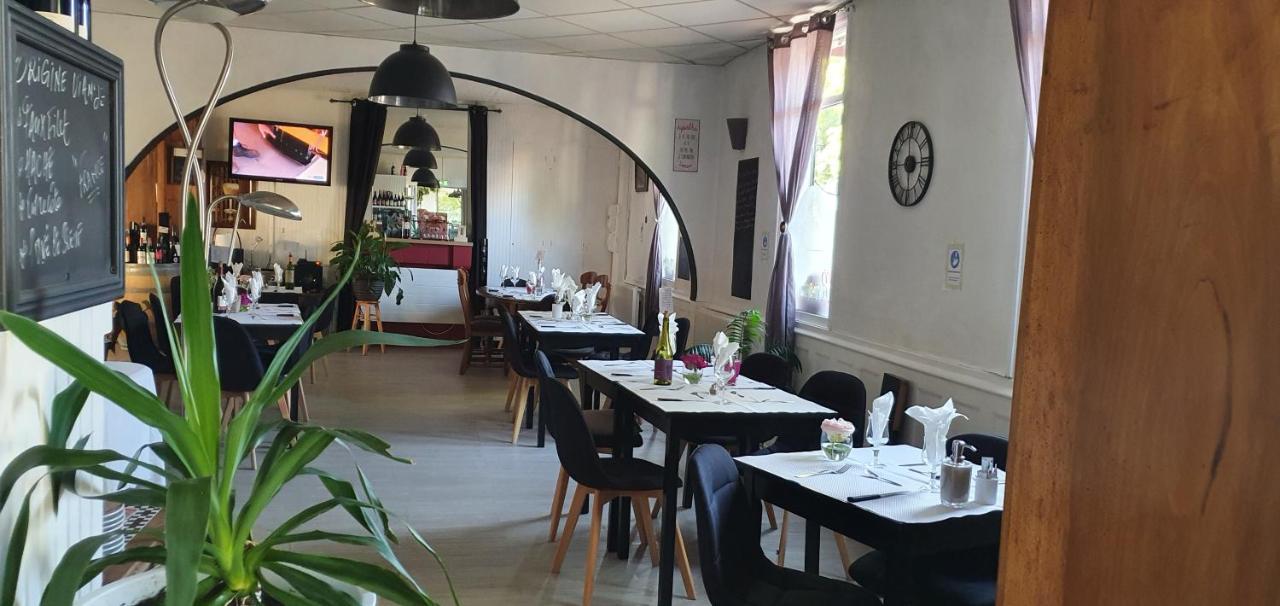 Hotel Restaurant Du Commerce Пуленвиль Экстерьер фото